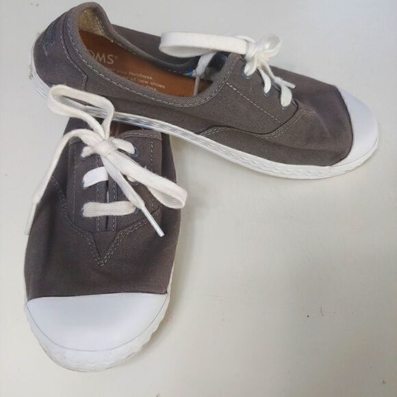 TOMS grey canvas tennis shoes sneakers Y3.5 - Picture 1 of 8